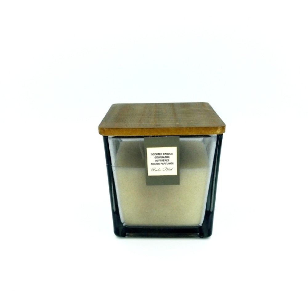 Scented candle In A Glass Jar With A Wooden Top Amber Wood Fragrance