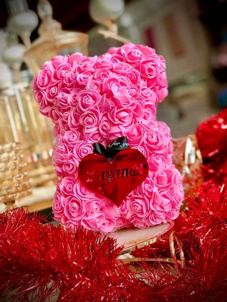 Αρκουδάκι Από Τεχνητά Τριαντάφυλλα Ροζ Με Καρδιά Plexiglass