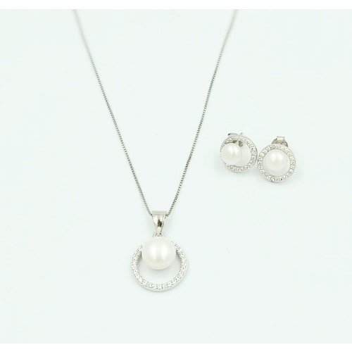 Set With Pearls And Zircon Stones